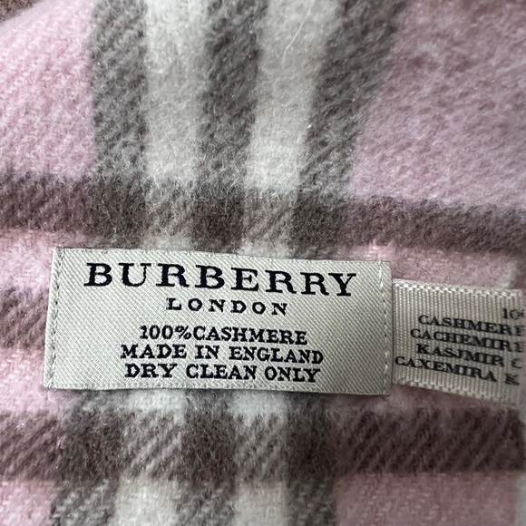 Burberry scarf - Picture 2 of 2